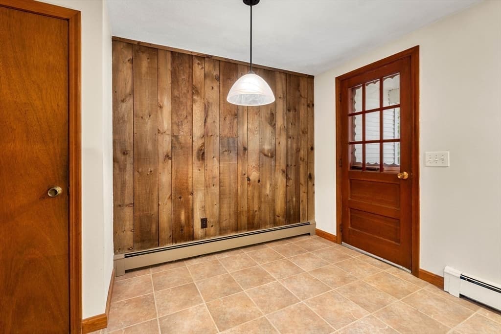 Single Family Residence at 4 Heard Drive, Ipswich MA 01938, Ipswich, photo 7 of 34