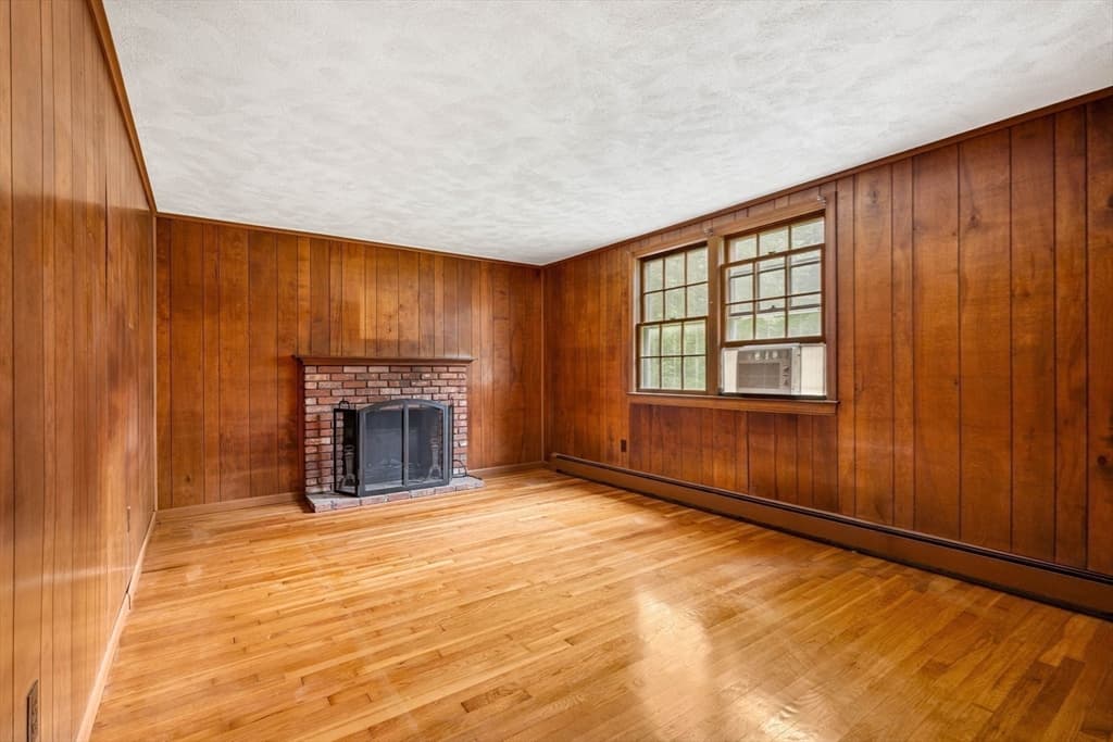 Single Family Residence at 4 Heard Drive, Ipswich MA 01938, Ipswich, photo 14 of 34
