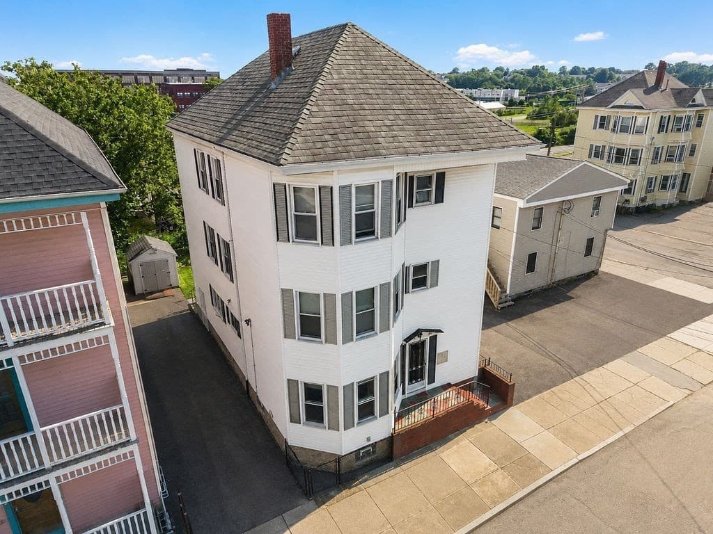 3 Family - 3 Units Up/Down at 320 Davis Street, New Bedford MA 02746, New Bedford, photo 3 of 42