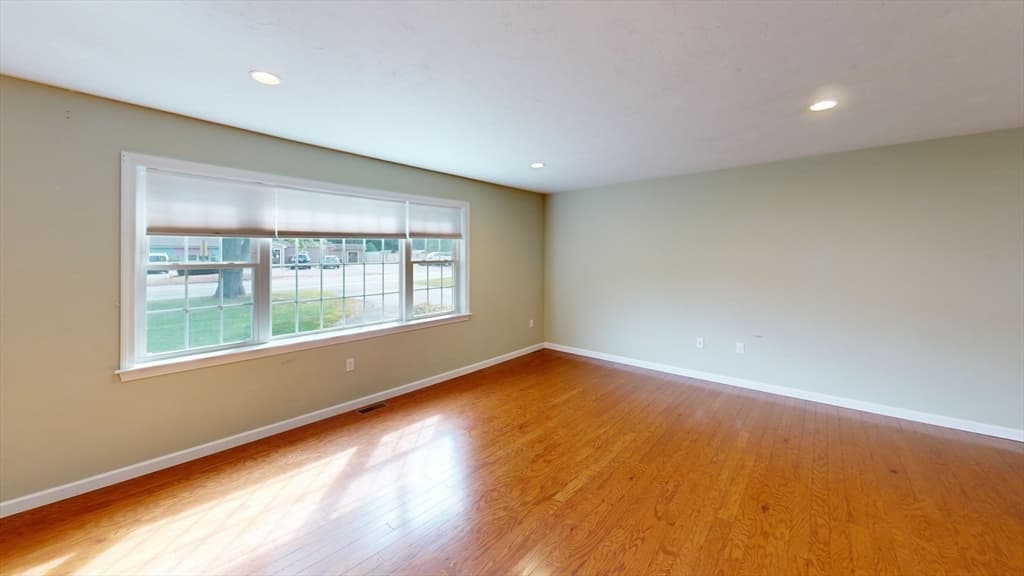 Single Family Residence at 347 Main Street, Townsend MA 01469, Townsend, photo 7 of 34