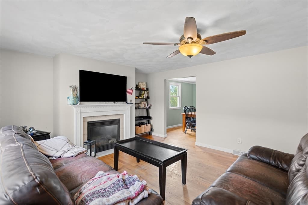 Single Family Residence at 183 E Broadway, Haverhill MA 01830, Haverhill, photo 12 of 27