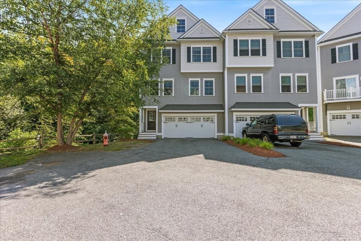 Condominium at 52 Compass Pt # 52, North Andover MA 01845, North Andover, photo 5 of 41