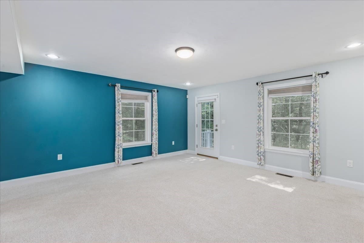 Condominium at 52 Compass Pt # 52, North Andover MA 01845, North Andover, photo 9 of 41