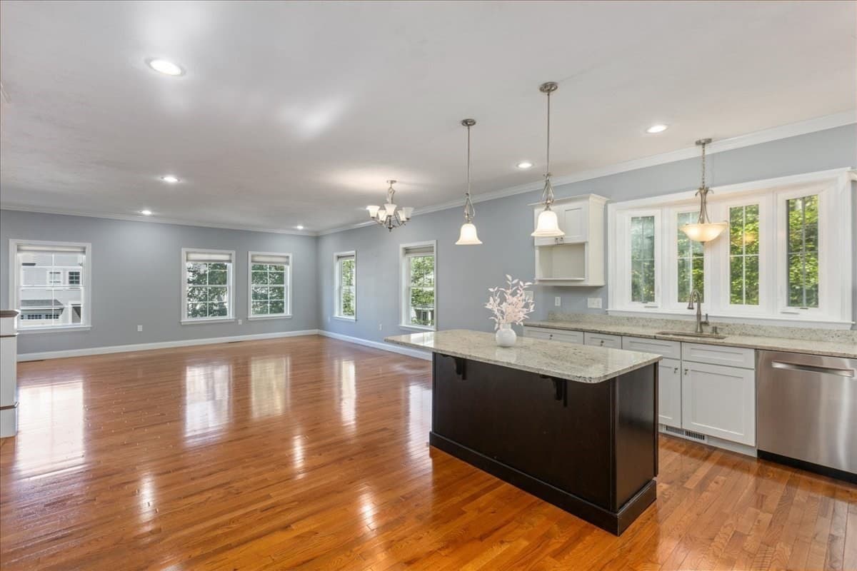 Condominium at 52 Compass Pt # 52, North Andover MA 01845, North Andover, photo 14 of 41