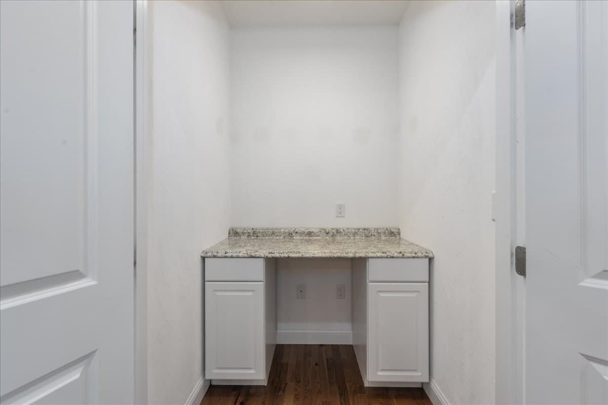 Condominium at 52 Compass Pt # 52, North Andover MA 01845, North Andover, photo 18 of 41