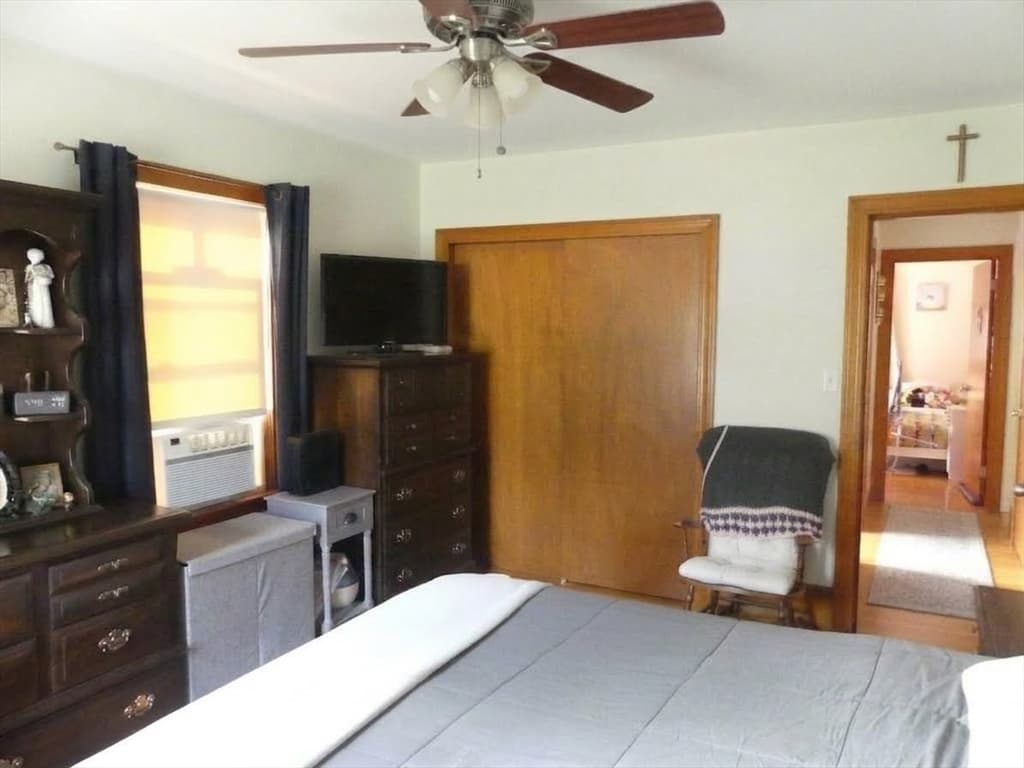 Single Family Residence at 118 Randolph Ave, Tiverton RI 02878, Tiverton, photo 14 of 30