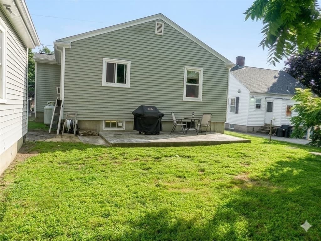 Single Family Residence at 118 Randolph Ave, Tiverton RI 02878, Tiverton, photo 29 of 30