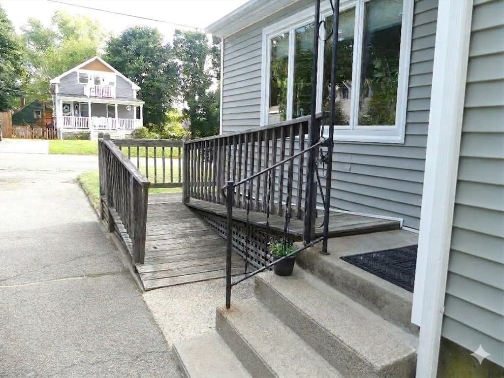 Single Family Residence at 118 Randolph Ave, Tiverton RI 02878, Tiverton, photo 4 of 30