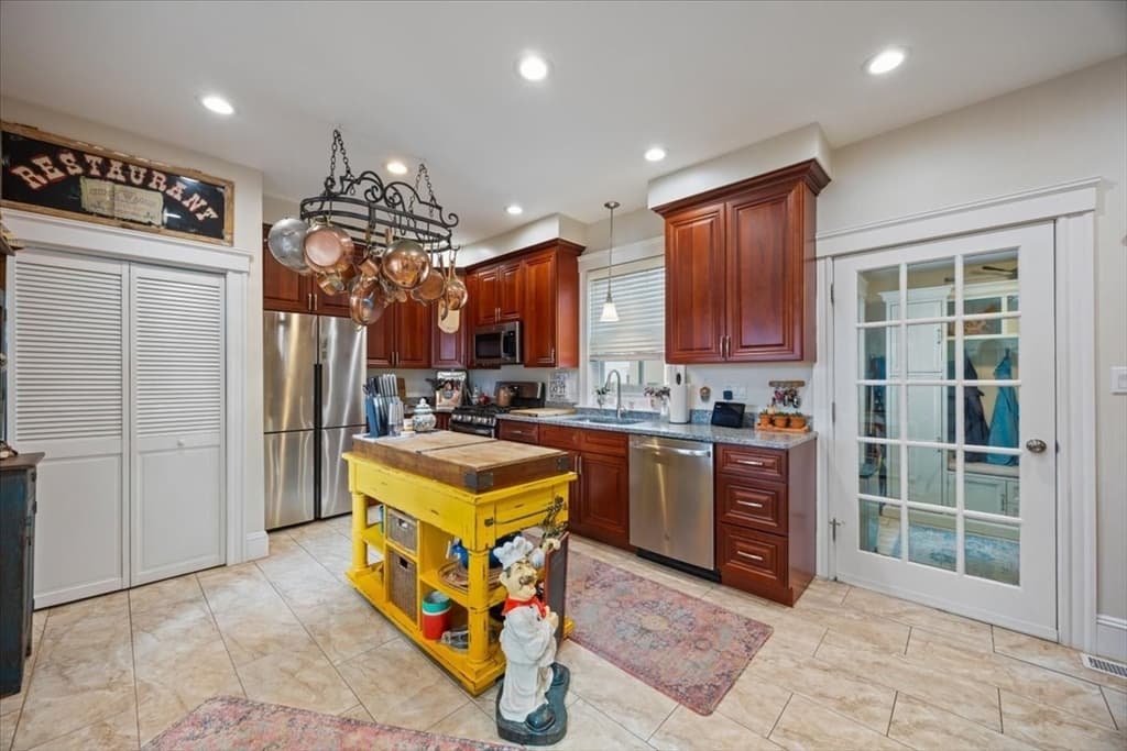 Single Family Residence at 12 Minot Ave, Haverhill MA 01830, Haverhill, photo 12 of 36