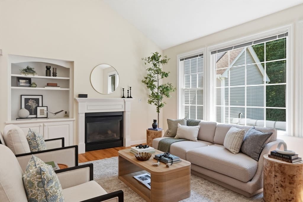 15 Braeburn Ln # 15, Ashland MA 01721