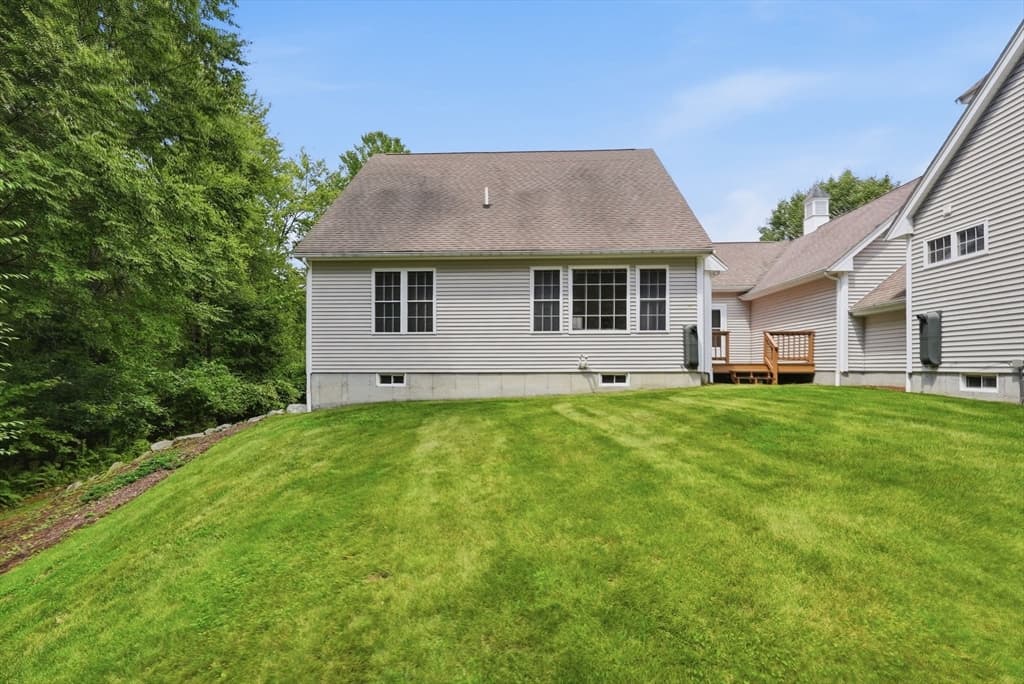 Condominium at 15 Braeburn Ln # 15, Ashland MA 01721, Ashland, photo 34 of 42