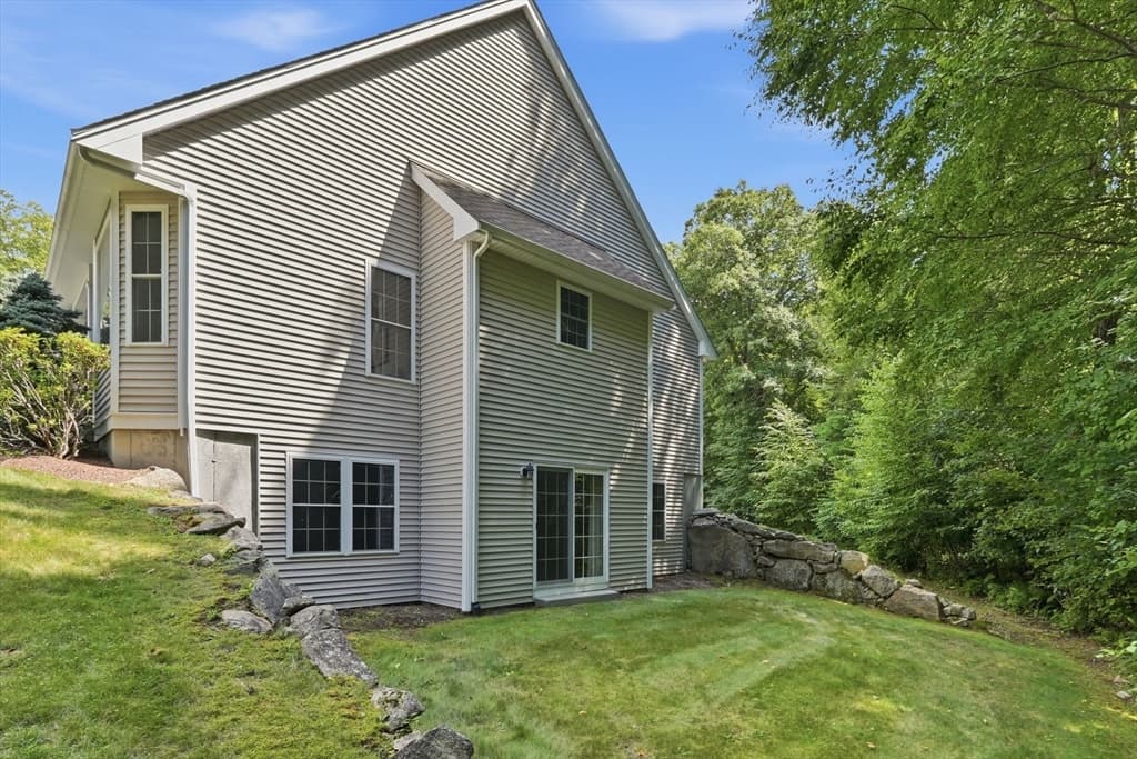 Condominium at 15 Braeburn Ln # 15, Ashland MA 01721, Ashland, photo 35 of 42
