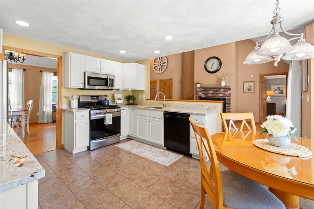 Single Family Residence at 300 E Broadway, Haverhill MA 01830, Haverhill, photo 13 of 42