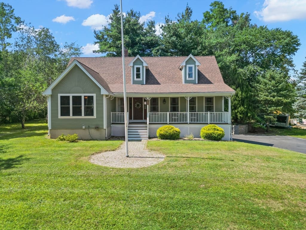 Single Family Residence at 300 E Broadway, Haverhill MA 01830, Haverhill, photo 3 of 42