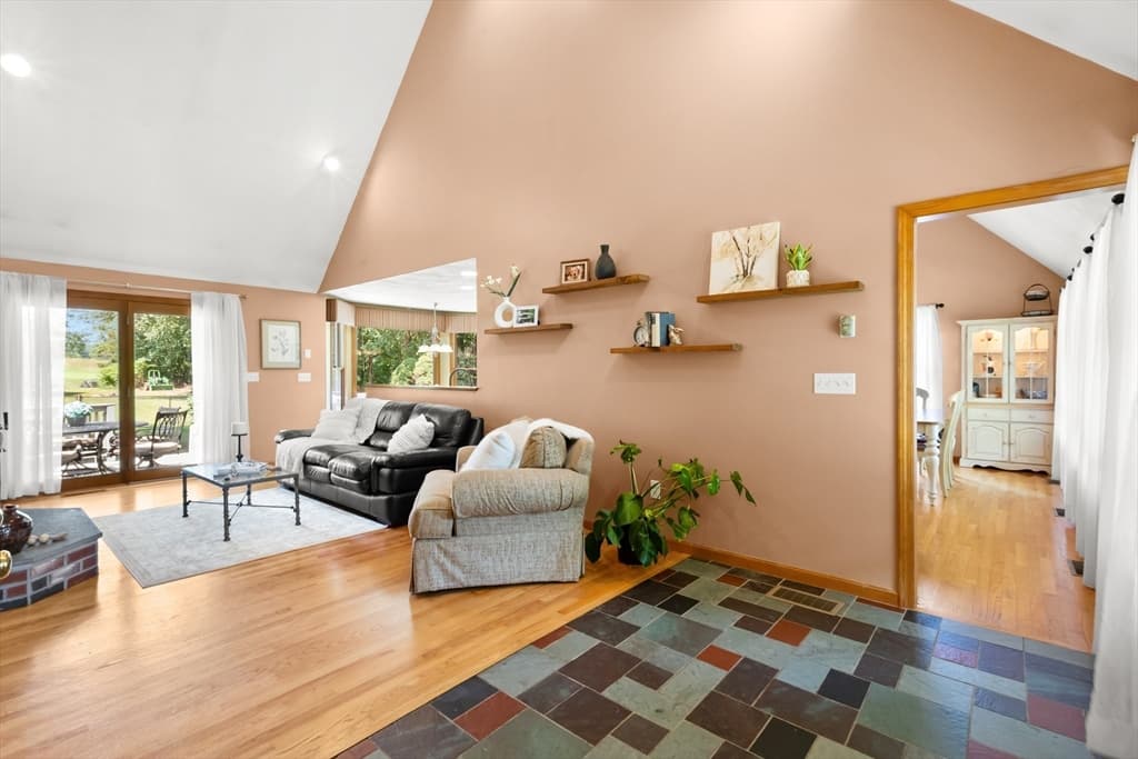 Single Family Residence at 300 E Broadway, Haverhill MA 01830, Haverhill, photo 10 of 42