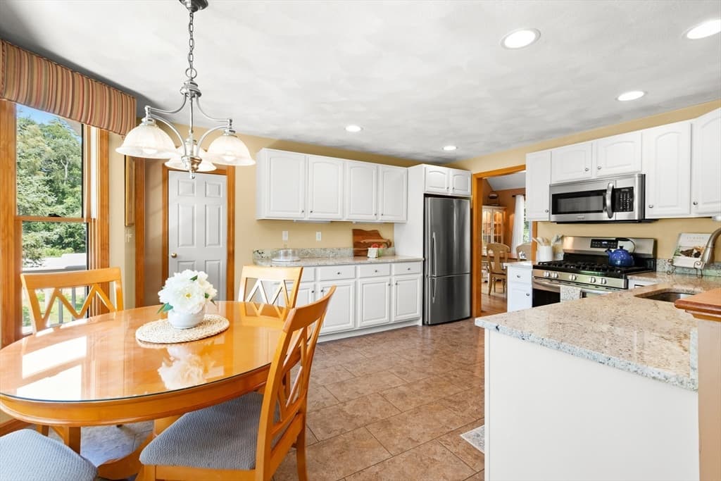 Single Family Residence at 300 E Broadway, Haverhill MA 01830, Haverhill, photo 14 of 42