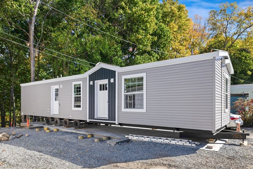 Mobile Home at 103 Newbury # 11, Danvers MA 01923, Danvers, photo 39 of 42