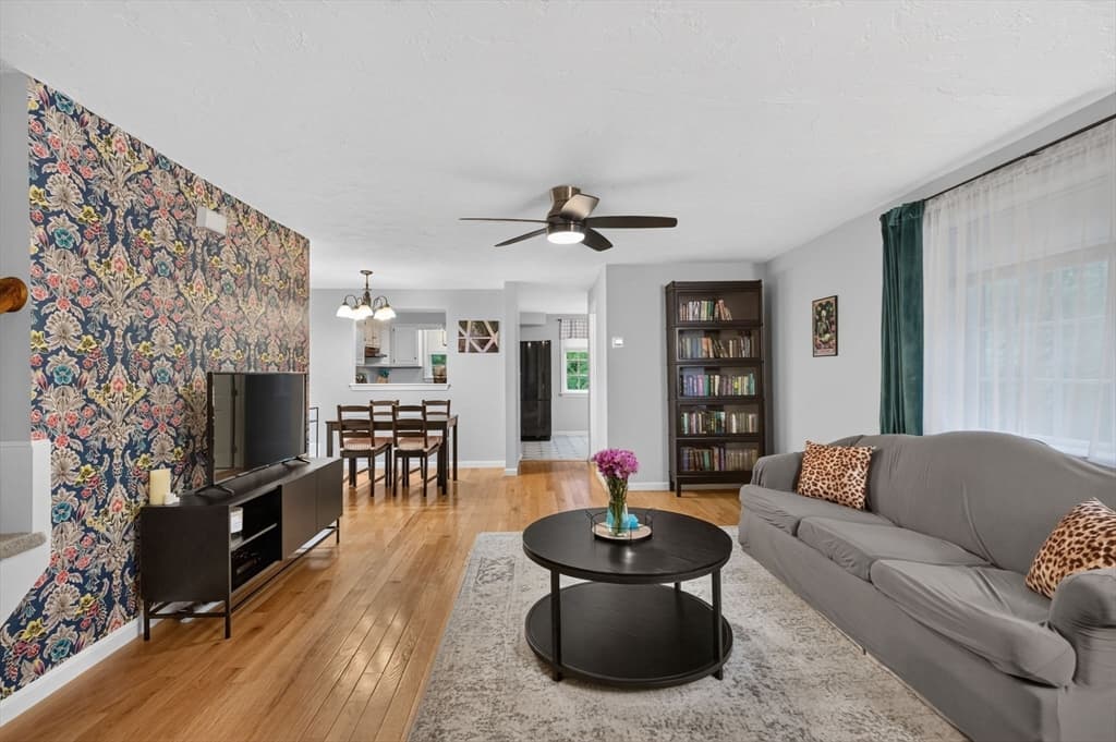Condominium at 13 Old Meetinghouse Grn # 13, Norton MA 02766, Norton, photo 12 of 35