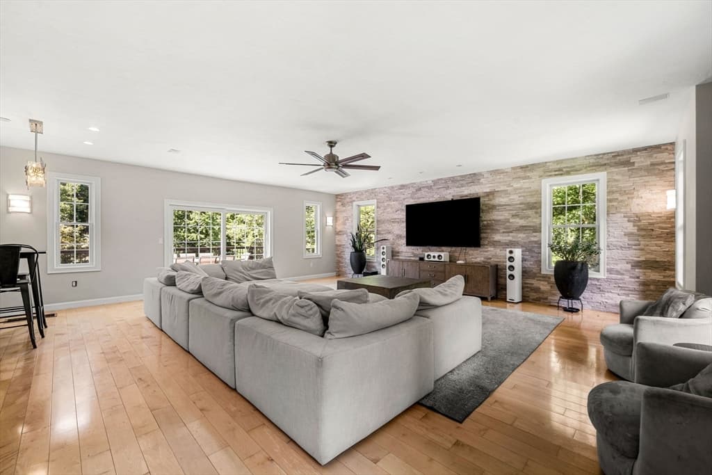Single Family Residence at 9 Grandview Rd, North Reading MA 01864, North Reading, photo 12 of 41