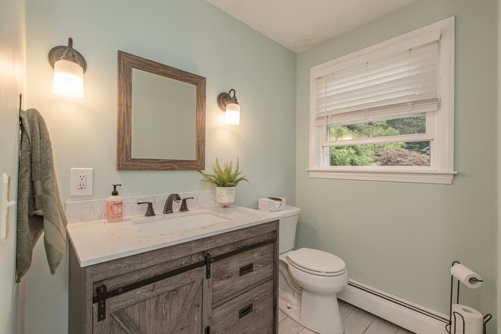 Single Family Residence at 13 Old Powder House Rd, Lakeville MA 02347, Lakeville, photo 28 of 42