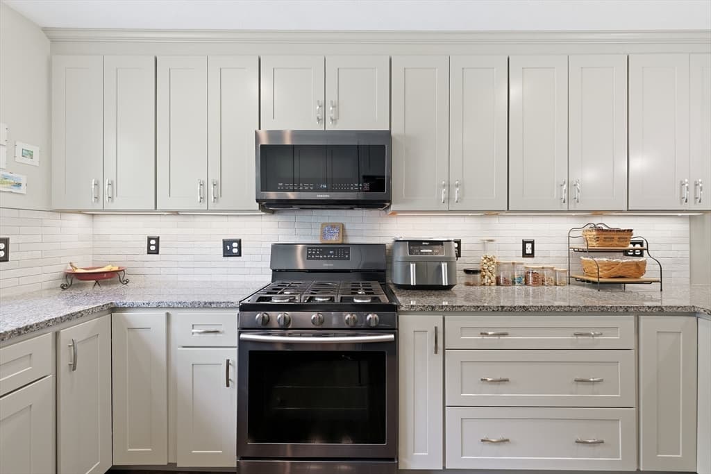 Condominium at 17 Cypress # 1, Exeter NH 03833, Exeter, photo 9 of 42