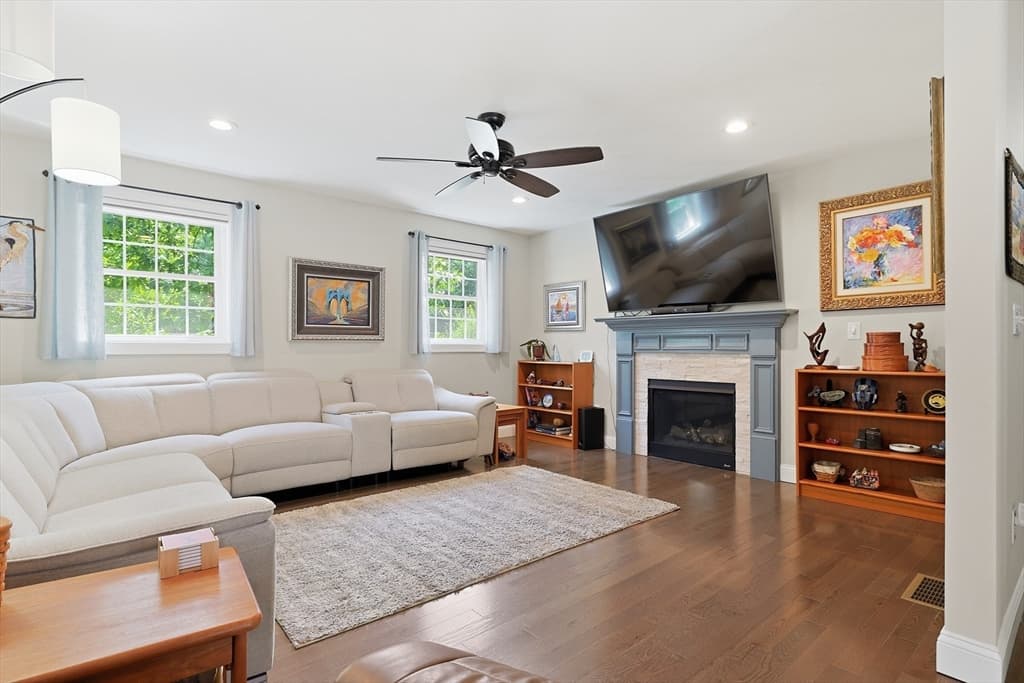 Condominium at 17 Cypress # 1, Exeter NH 03833, Exeter, photo 15 of 42