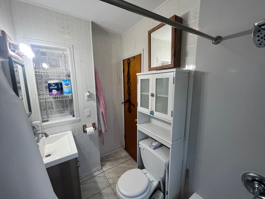 Single Family Residence at 104 Balis St, Springfield MA 01109, Springfield, photo 22 of 30