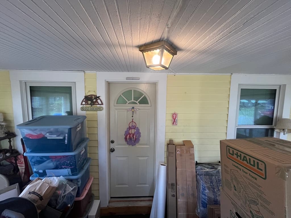 Single Family Residence at 104 Balis St, Springfield MA 01109, Springfield, photo 9 of 30