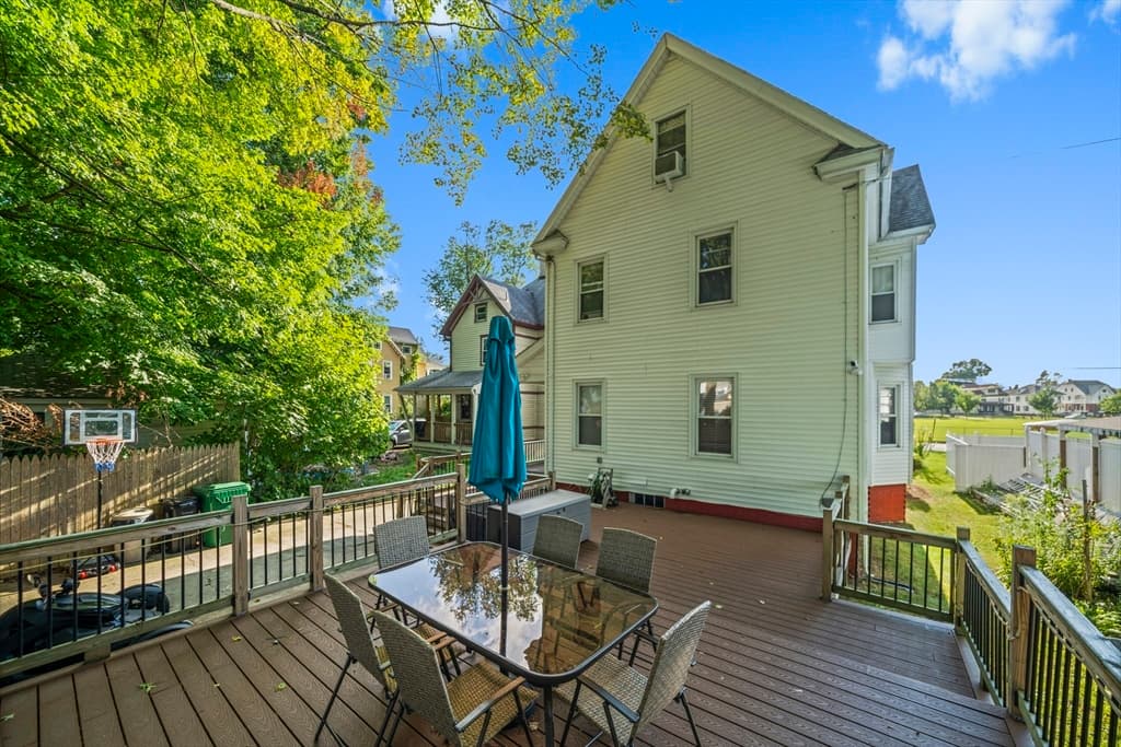 Single Family Residence at 275 Broadway St, Chicopee MA 01020, Chicopee, photo 6 of 34