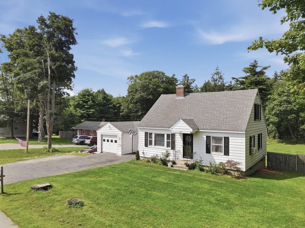 Single Family Residence at 229 Whalom Rd, Lunenburg MA 01462, Lunenburg, photo 2 of 39