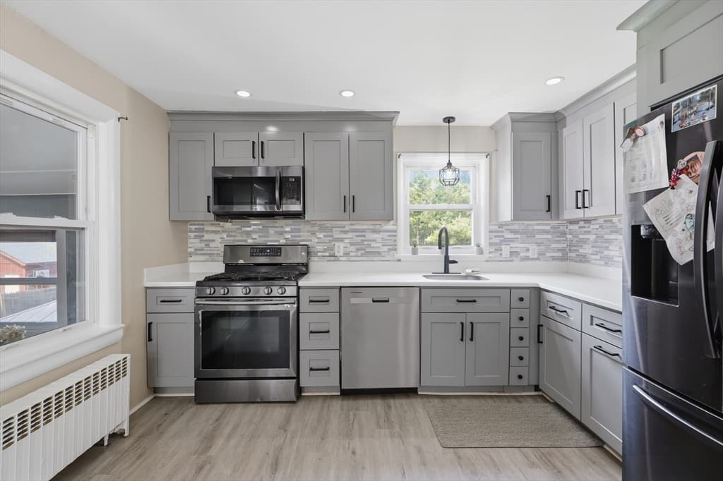 Single Family Residence at 229 Whalom Rd, Lunenburg MA 01462, Lunenburg, photo 8 of 39