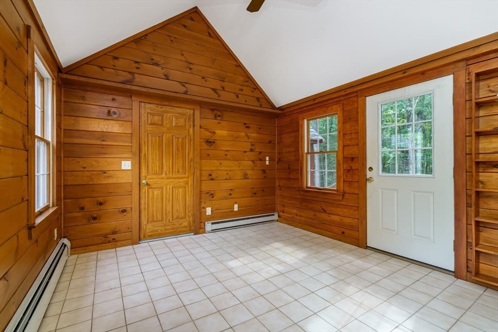 Single Family Residence at 123 Saunders Street, Gardner MA 01440, Gardner, photo 20 of 42