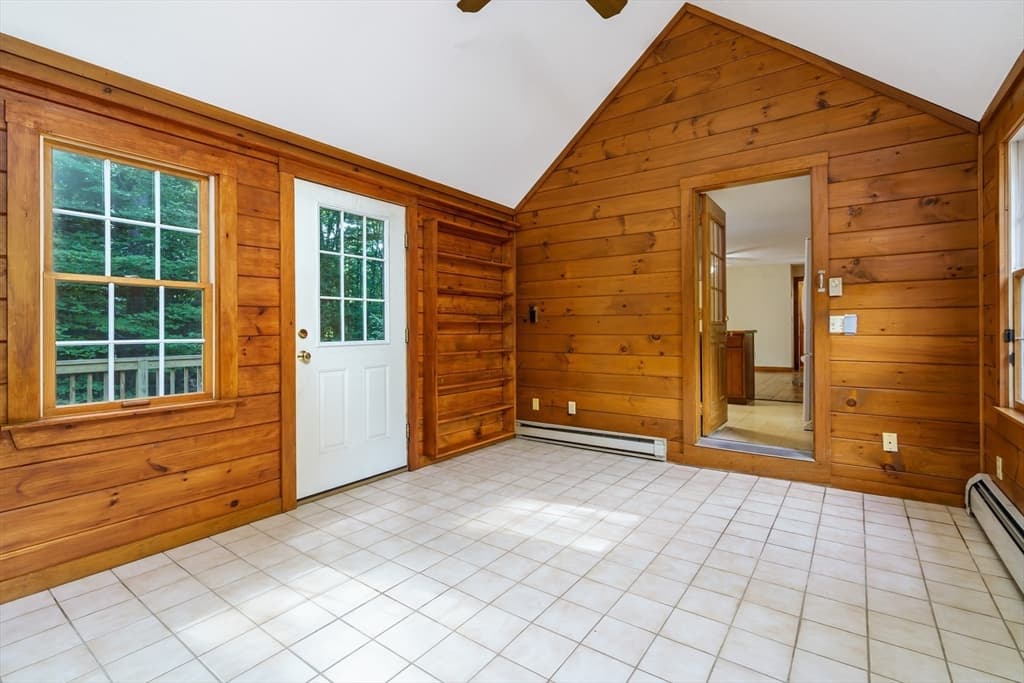 Single Family Residence at 123 Saunders Street, Gardner MA 01440, Gardner, photo 18 of 42