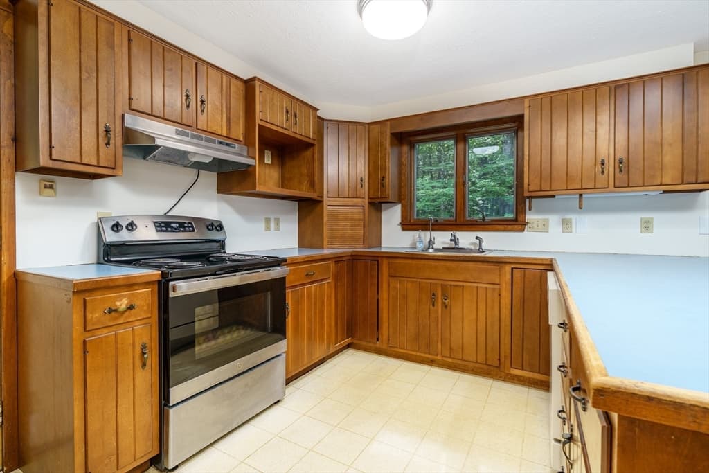 Single Family Residence at 123 Saunders Street, Gardner MA 01440, Gardner, photo 15 of 42