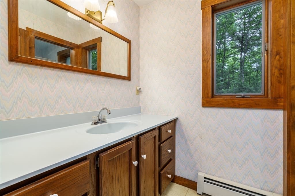 Single Family Residence at 123 Saunders Street, Gardner MA 01440, Gardner, photo 35 of 42