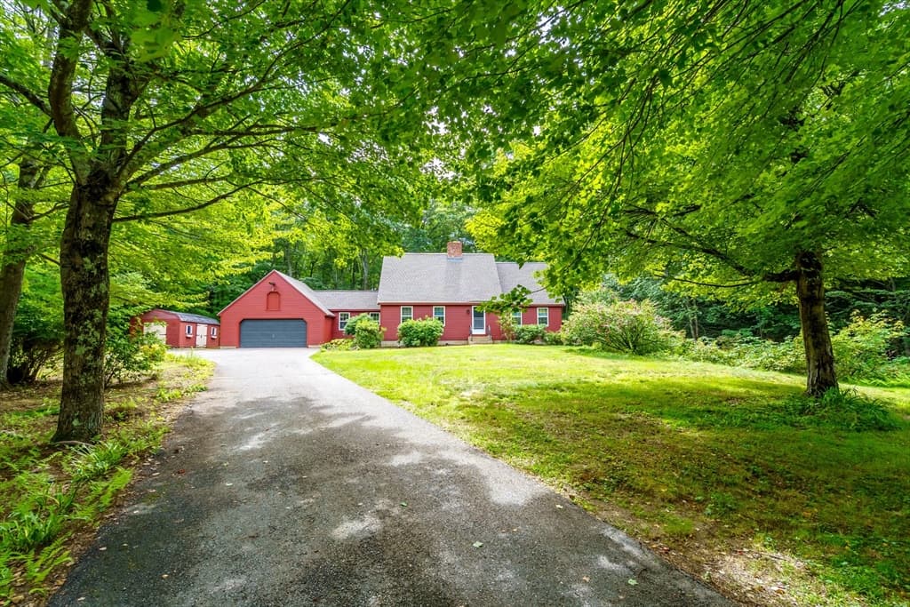 Single Family Residence at 123 Saunders Street, Gardner MA 01440, Gardner, photo 4 of 42