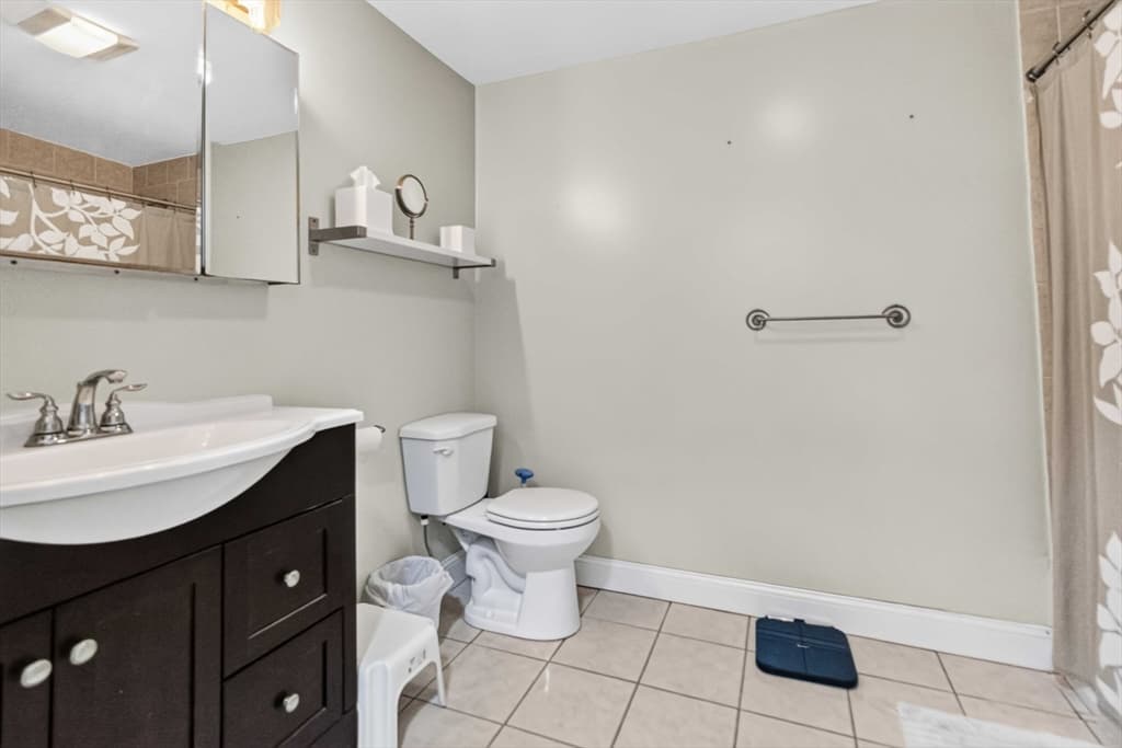 Single Family Residence at 6 Carter Pl, Woburn MA 01801, Woburn, photo 25 of 42