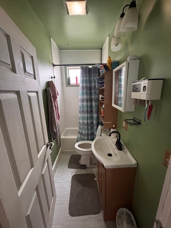 3 Family at 158 Thompson St, New Bedford MA 02740, New Bedford, photo 13 of 19