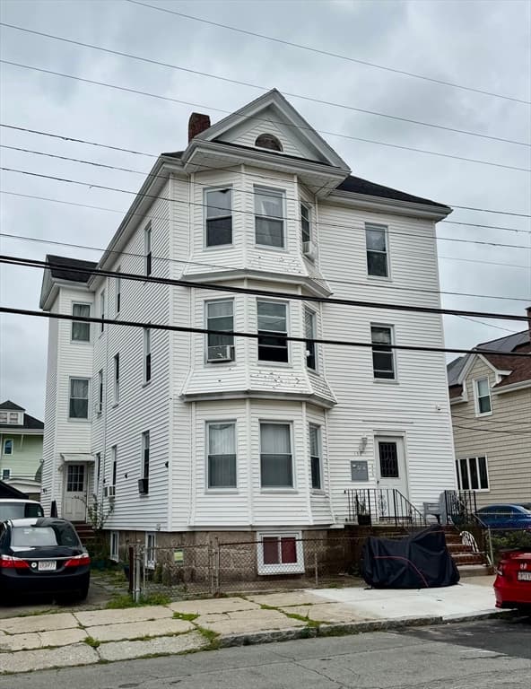 158 Thompson St, New Bedford MA 02740