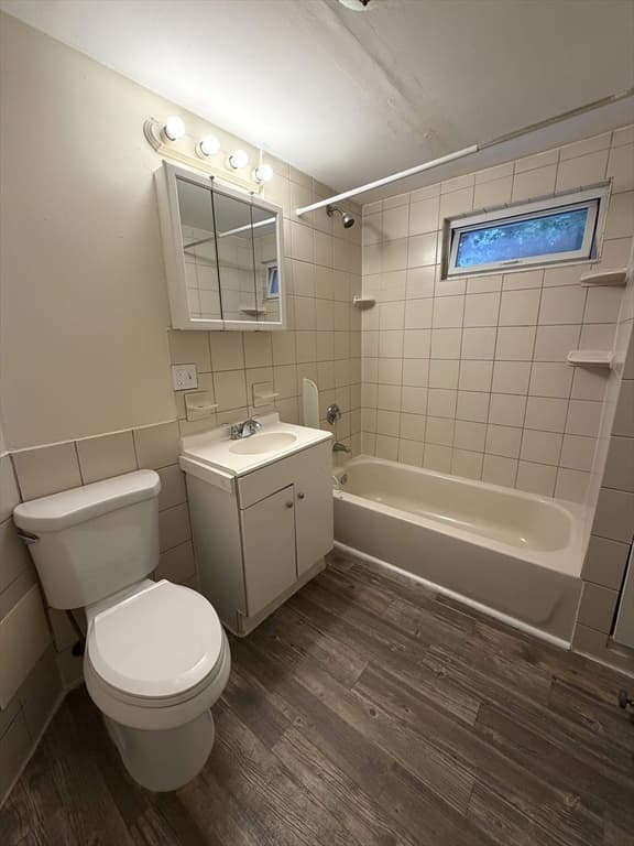 5-9 Family at 8-12 Exchange Ct, Waltham MA 02451, Waltham, photo 8 of 14
