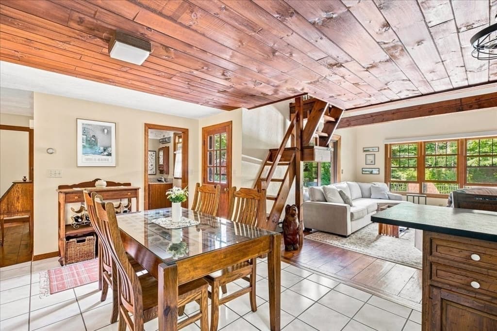 Single Family Residence at 43 E Russell Mills Rd, Plymouth MA 02360, Plymouth, photo 13 of 34