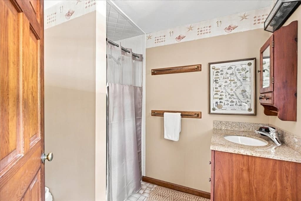 Single Family Residence at 43 E Russell Mills Rd, Plymouth MA 02360, Plymouth, photo 17 of 34