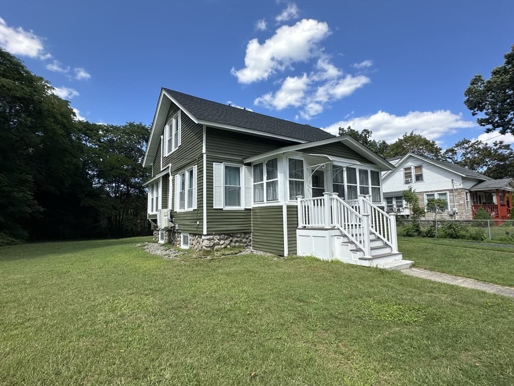 Single Family Residence at 9 Idalla Ave, Worcester MA 01606, Worcester, photo 12 of 15