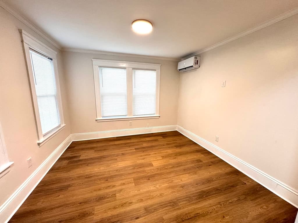 Single Family Residence at 9 Idalla Ave, Worcester MA 01606, Worcester, photo 9 of 15