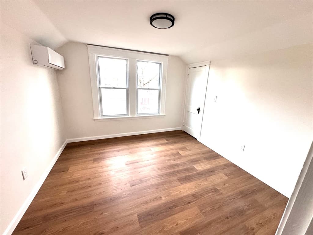 Single Family Residence at 9 Idalla Ave, Worcester MA 01606, Worcester, photo 8 of 15