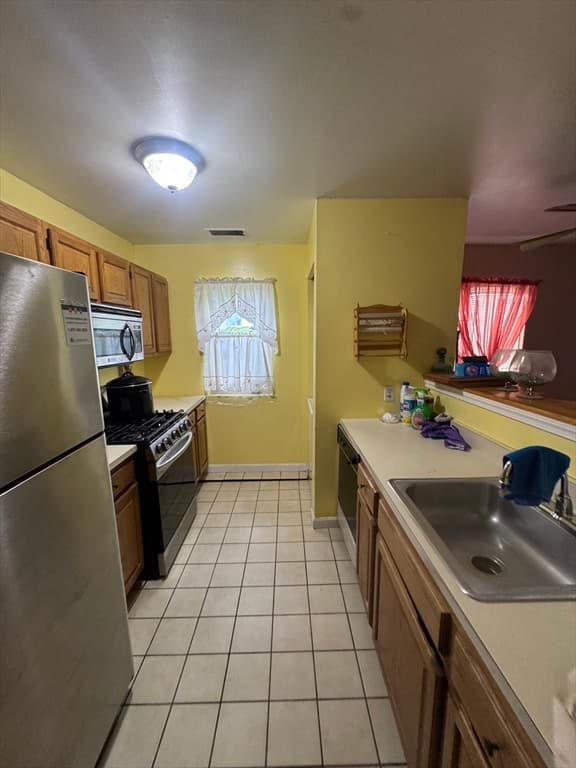 Condominium at 70 Saint James # 302, Boston MA 02119, Boston, photo 13 of 26