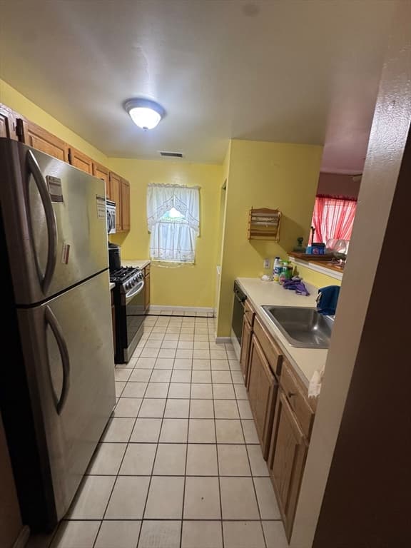 Condominium at 70 Saint James # 302, Boston MA 02119, Boston, photo 8 of 26