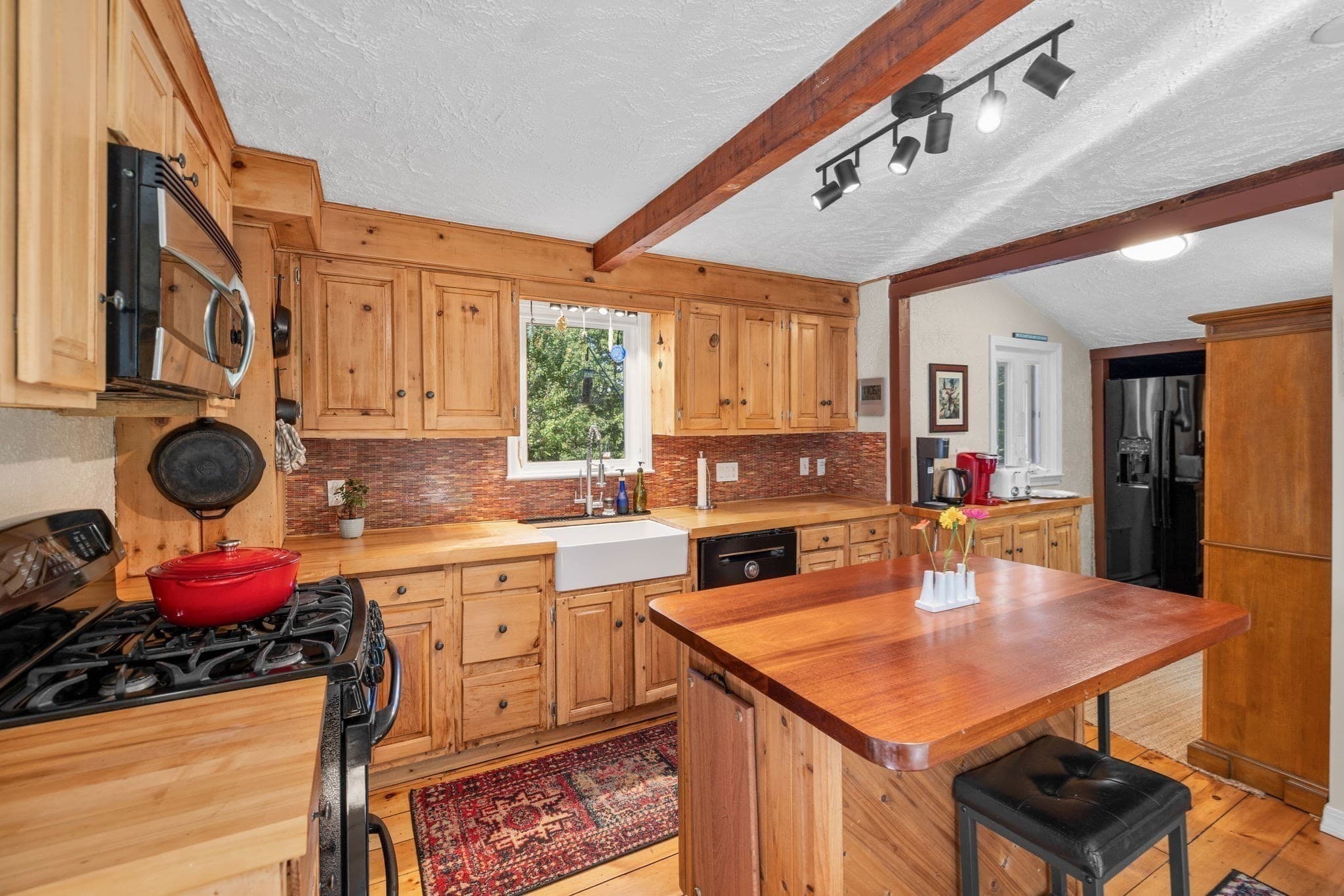 Single Family Residence at 775 Shore Rd, Bourne MA 02559, Bourne, photo 8 of 39