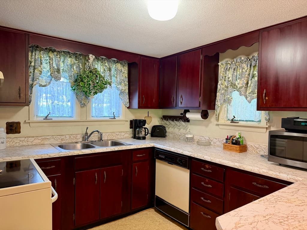 Single Family Residence at 4 Highland Circle, Montague MA 01376, Montague, photo 18 of 35