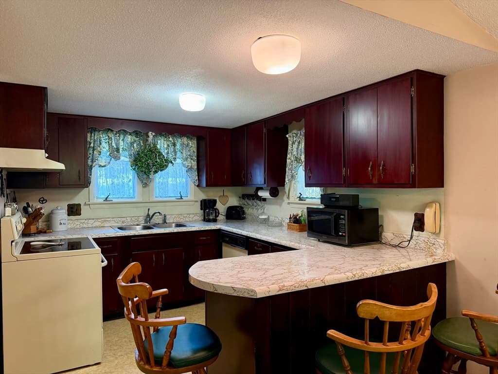 Single Family Residence at 4 Highland Circle, Montague MA 01376, Montague, photo 21 of 35